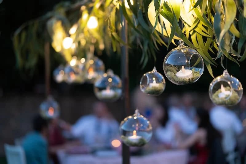 Iluminatul pentru evenimente private pe terasă