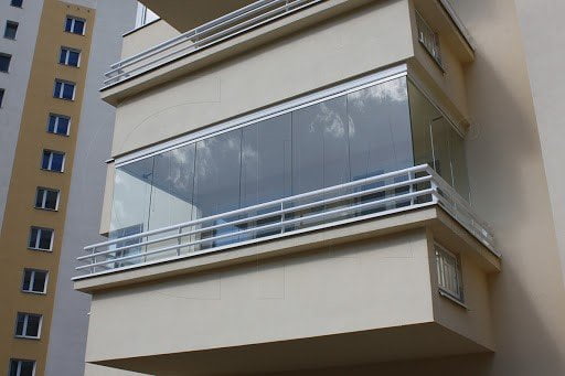 Beneficii balcon inchis cu sticla
