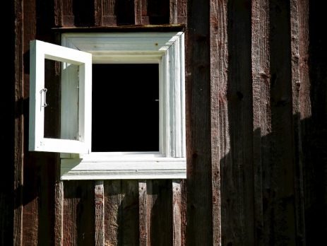 ferestre din lemn triplustratificat