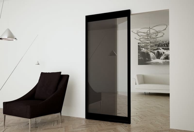 Ușile glisante pentru locuințe de dimensiuni mici - Ușă glisantă din sticlă cu sistem de culisare invizibil Terno Scorrevoli Magic2